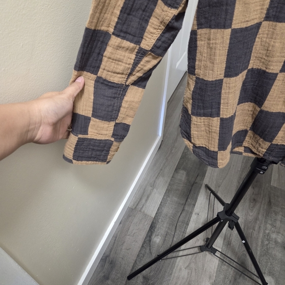 Urban Outfitters 100% Cotton Button Down Shirt - Picture 3 of 8